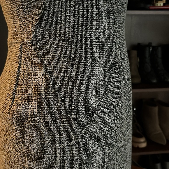 Ladies dress - Picture 3 of 4